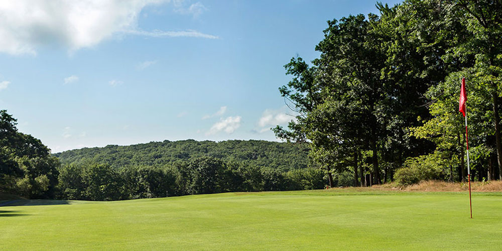 Pocono Manor Resort & Spa in Pennsylvania Offers Multiple Stay and Play Packages