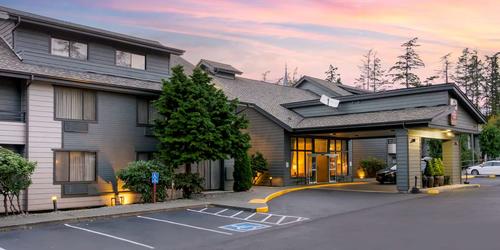 Best Western Plus Harbor Plaza golf package